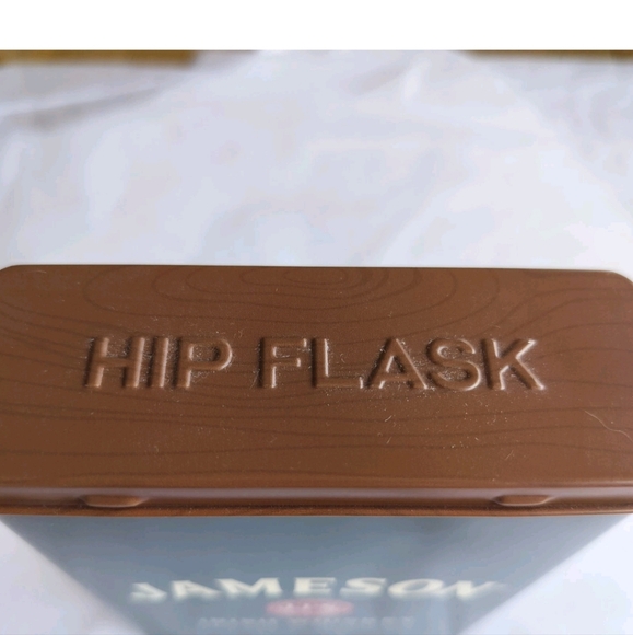 Jameson Irish Whisky 5.5oz Stainless Steel Hip Flask With Tin Carrying Case - Picture 3 of 7